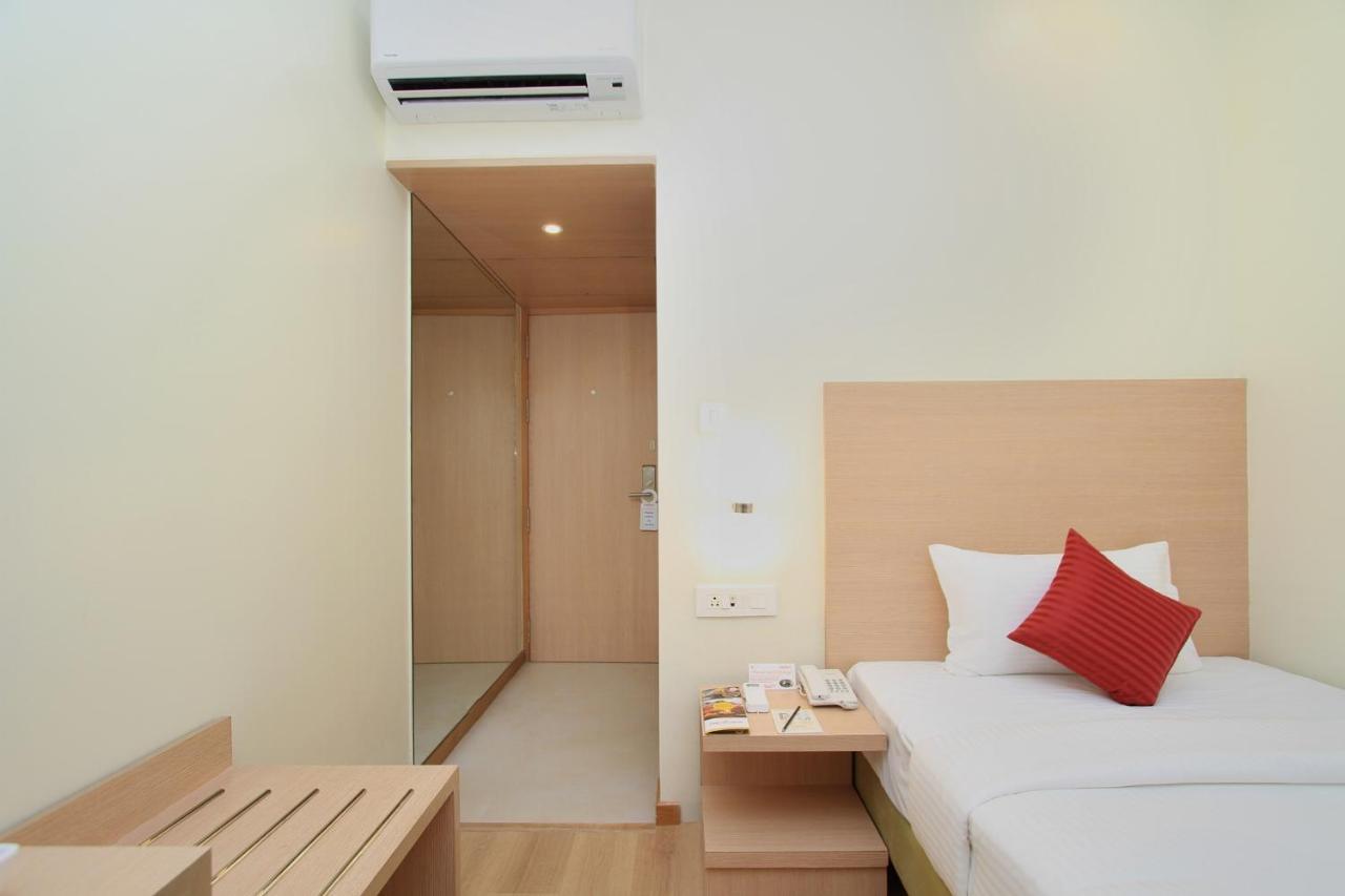 La Sara Regent Hotell Bangalore Exteriör bild