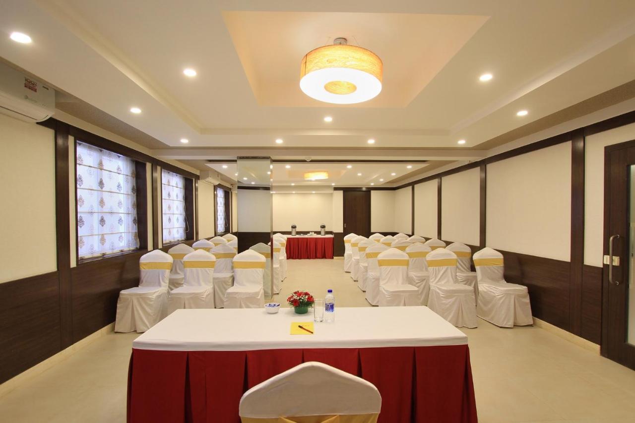 La Sara Regent Hotell Bangalore Exteriör bild