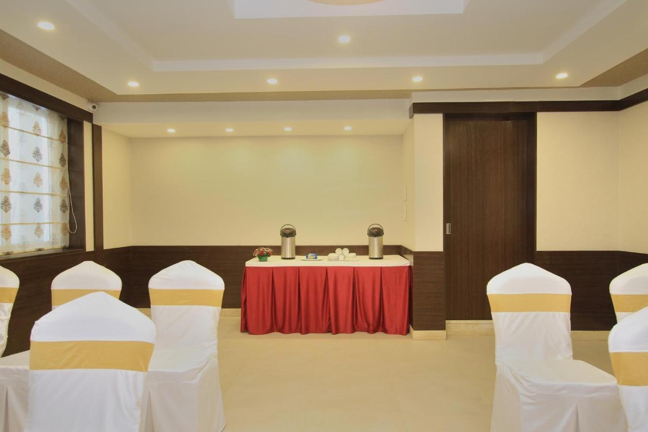 La Sara Regent Hotell Bangalore Exteriör bild