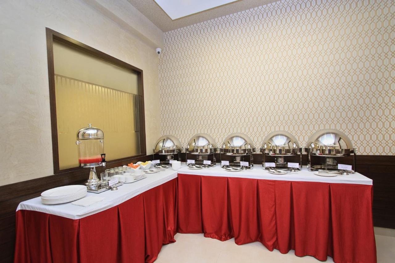La Sara Regent Hotell Bangalore Exteriör bild