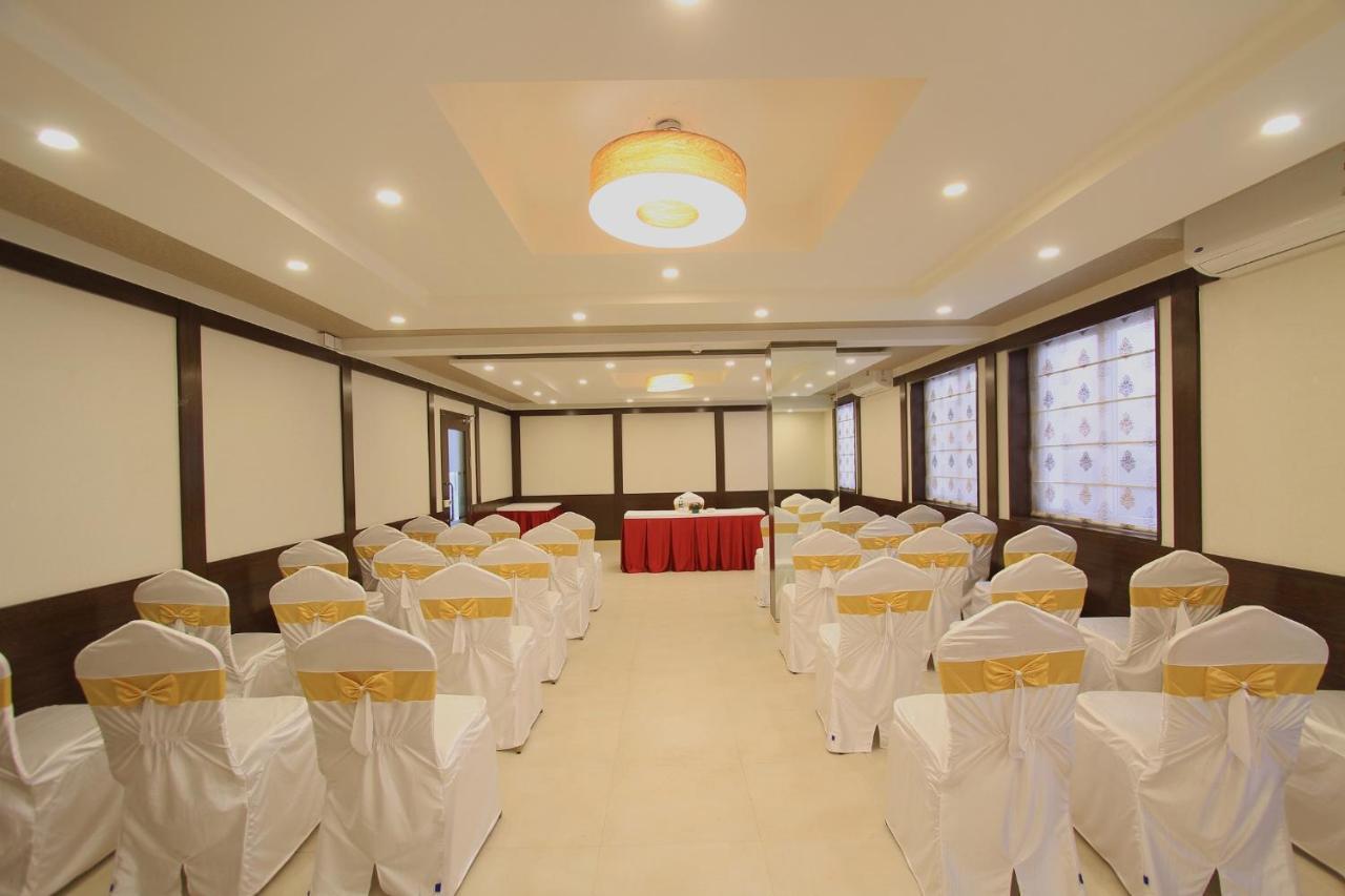 La Sara Regent Hotell Bangalore Exteriör bild