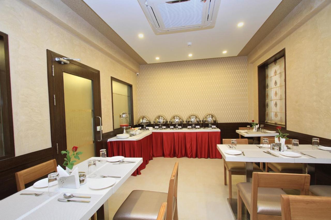 La Sara Regent Hotell Bangalore Exteriör bild