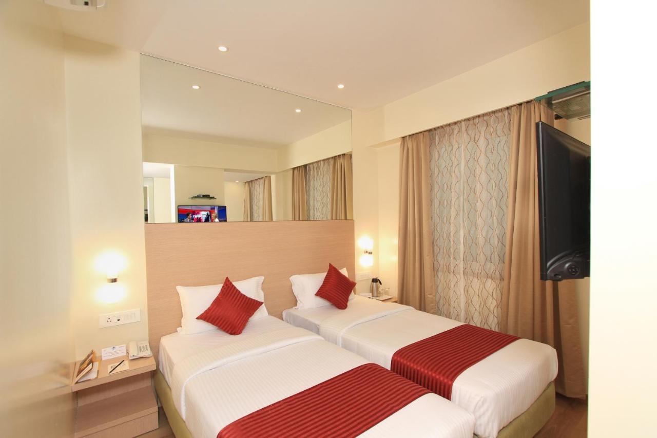 La Sara Regent Hotell Bangalore Exteriör bild